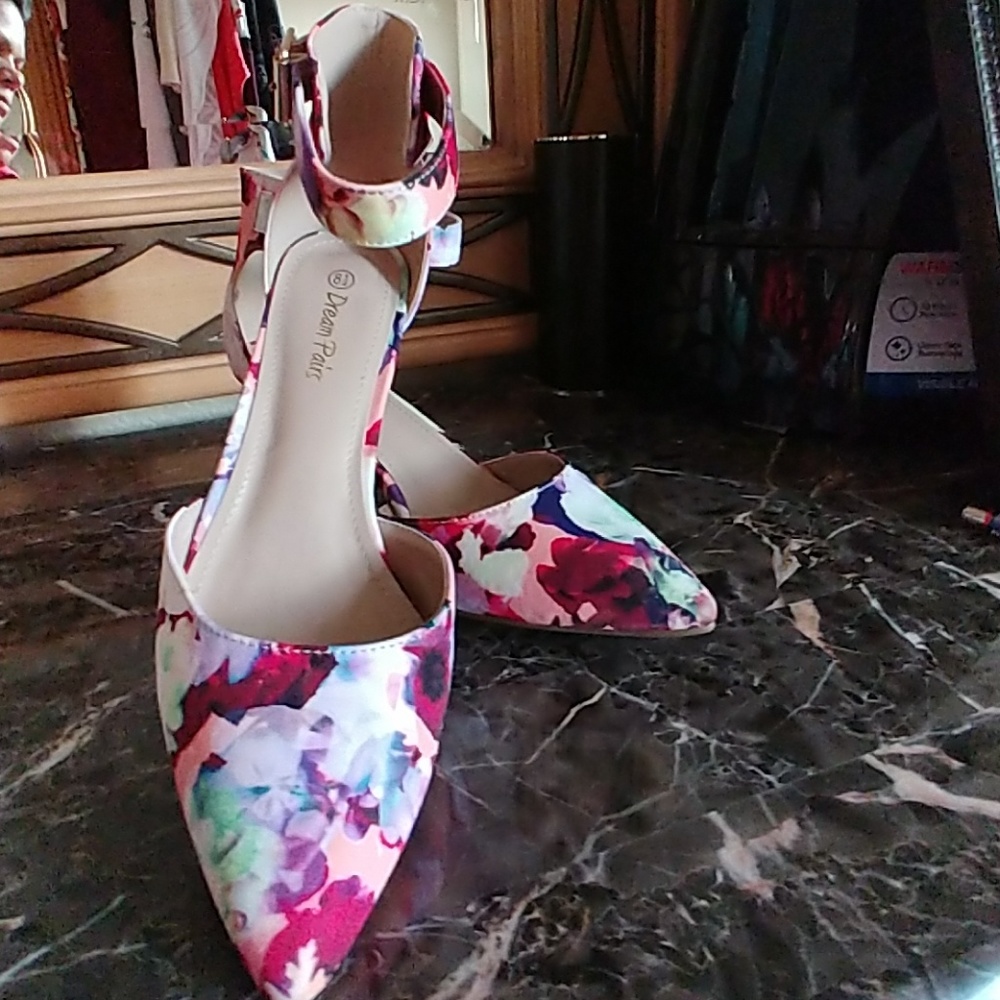 NWOT-Kitten heels